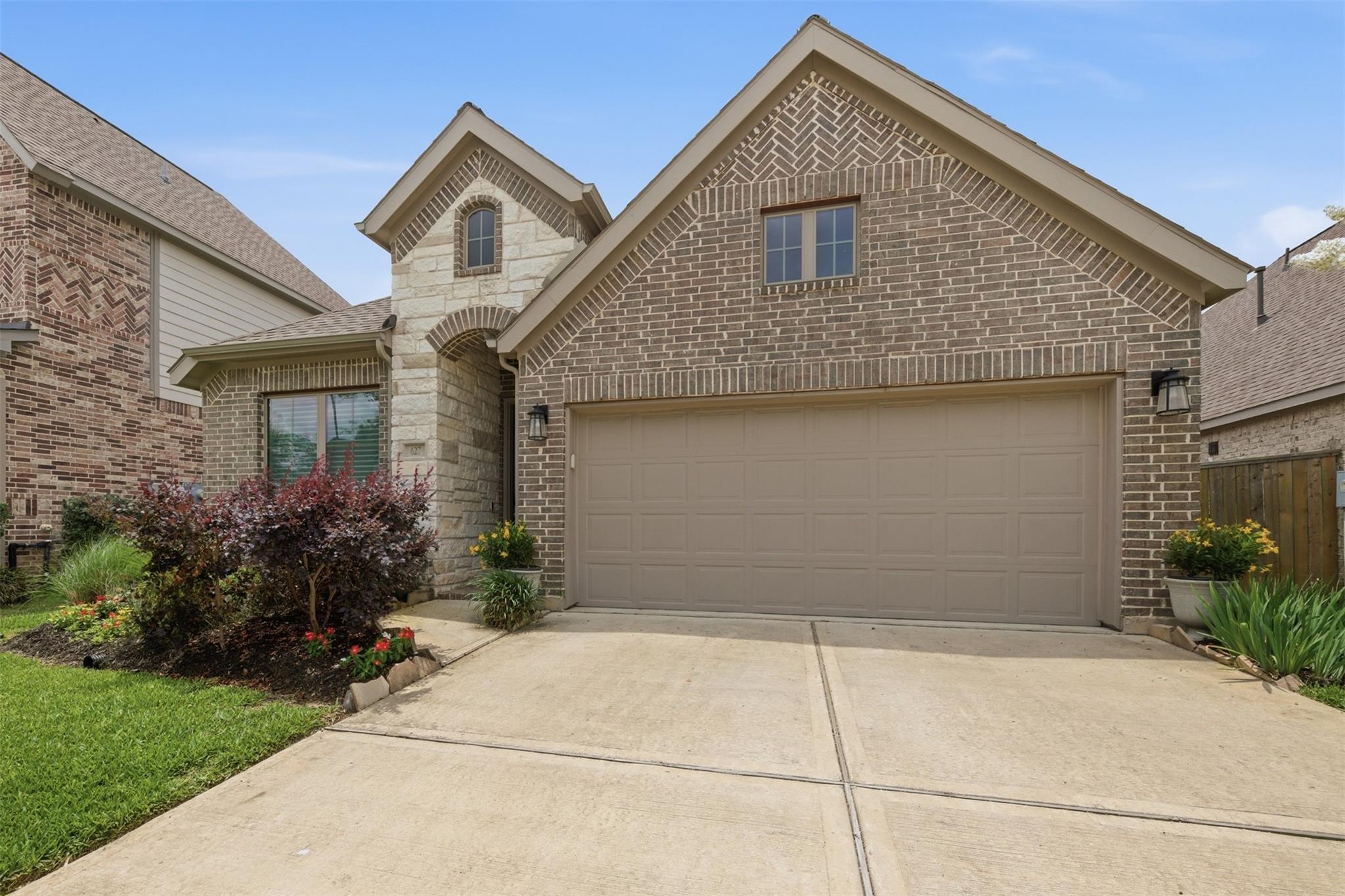 627 Lost Maples Bend Lane