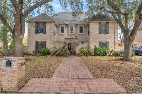 Photo of 1126 Crossroads Drive, Houston, TX 77079 (MLS # 56192564)