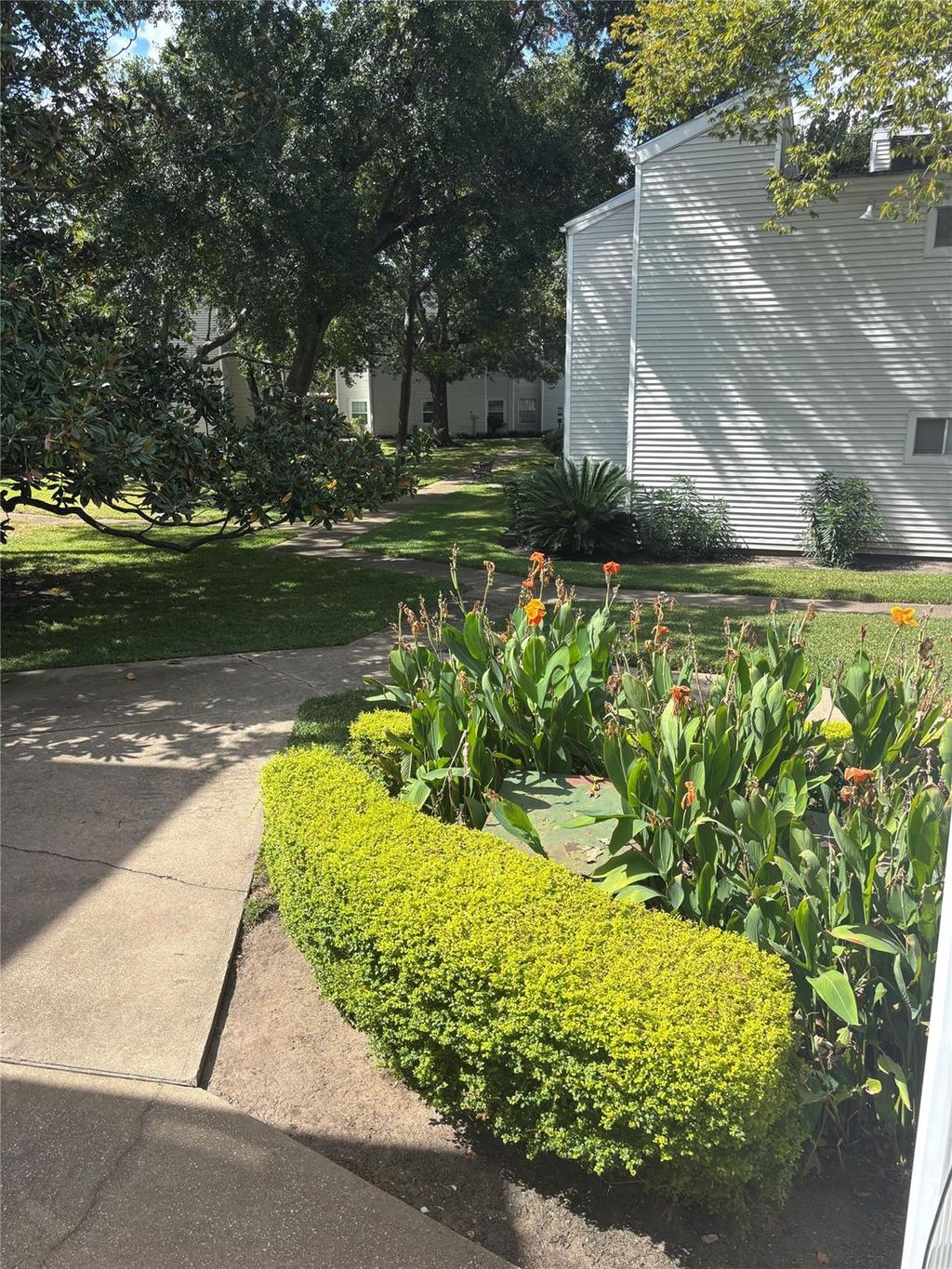 Photo of 9809 Richmond Avenue #A14, Houston, TX 77042 (MLS # 19165034)