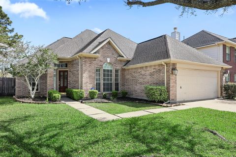 Photo of 3715 Crescent Drive, Pearland, TX 77584 (MLS # 69628100)