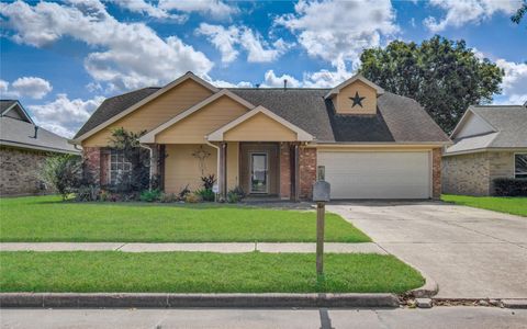 Photo of 2010 Wildwood Drive, Deer Park, TX 77536 (MLS # 12876151)