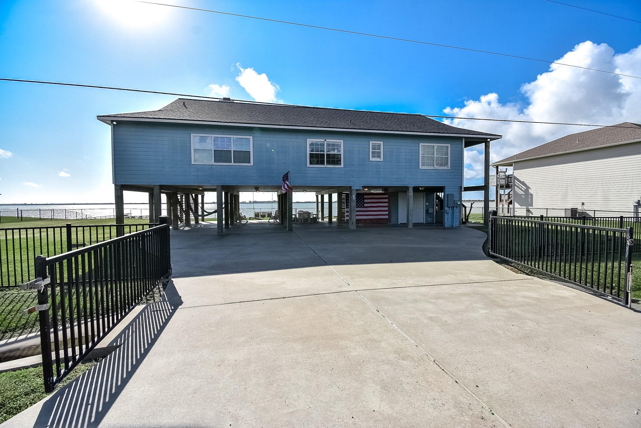 1504 W Bayshore Drive