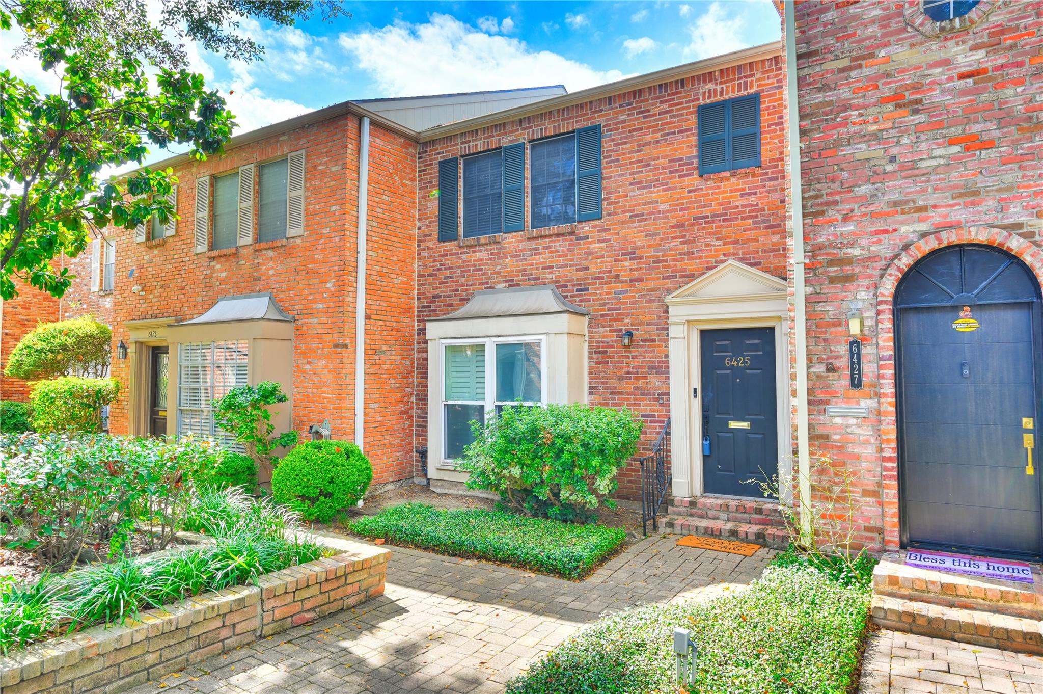 6425 Burgoyne Road 13