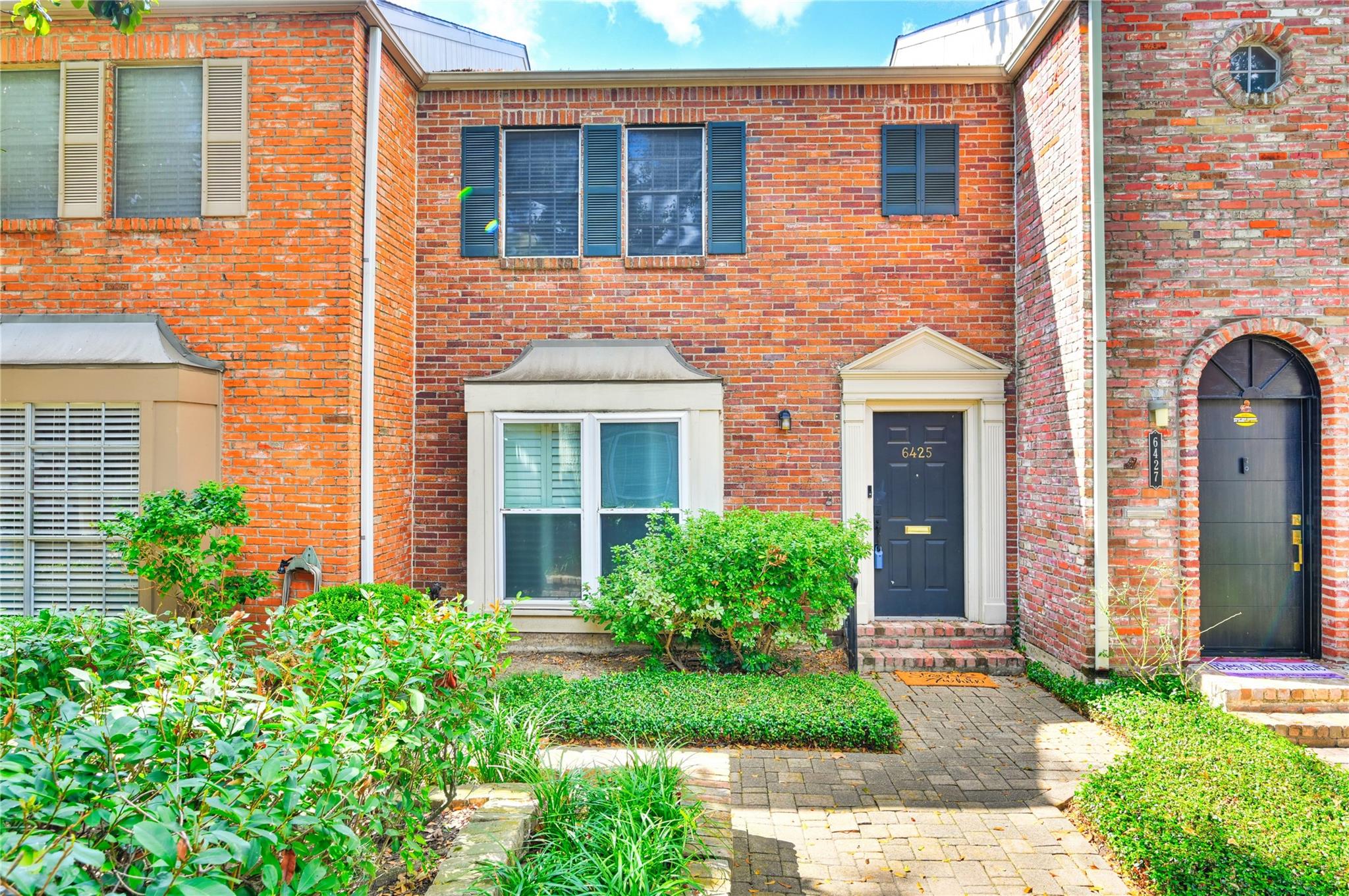 6425 Burgoyne Road 13