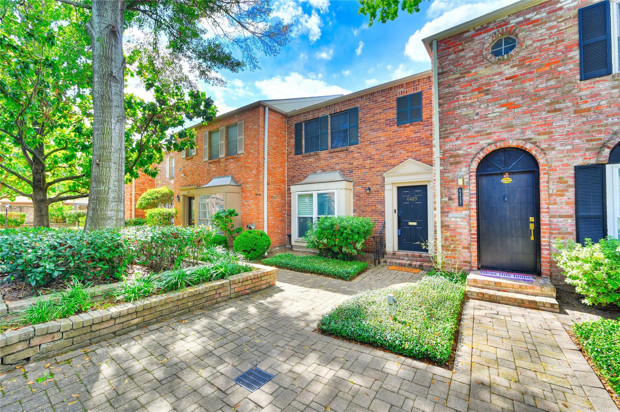 6425 Burgoyne Road 13