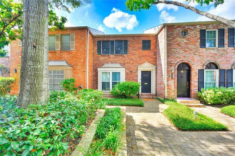 Photo of 6425 Burgoyne Road #13, Houston, TX 77057 (MLS # 83271173) Photo of 6425 Burgoyne Road #13, Houston, TX 77057 (MLS # 83271173)