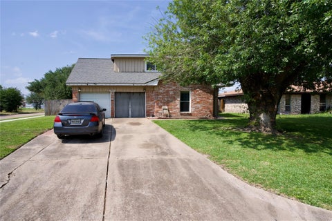 Photo of 4430 Smooth Oak Lane, Houston, TX 77053 (MLS # 52973251)
