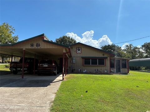 Photo of 259 Lakeview Harbor, Onalaska, TX 77360 (MLS # 83755662)