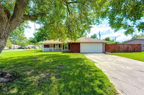 Photo of 301 Meadow Lane, Hitchcock, TX 77563 (MLS # 32244200) Photo of 301 Meadow Lane, Hitchcock, TX 77563 (MLS # 32244200)