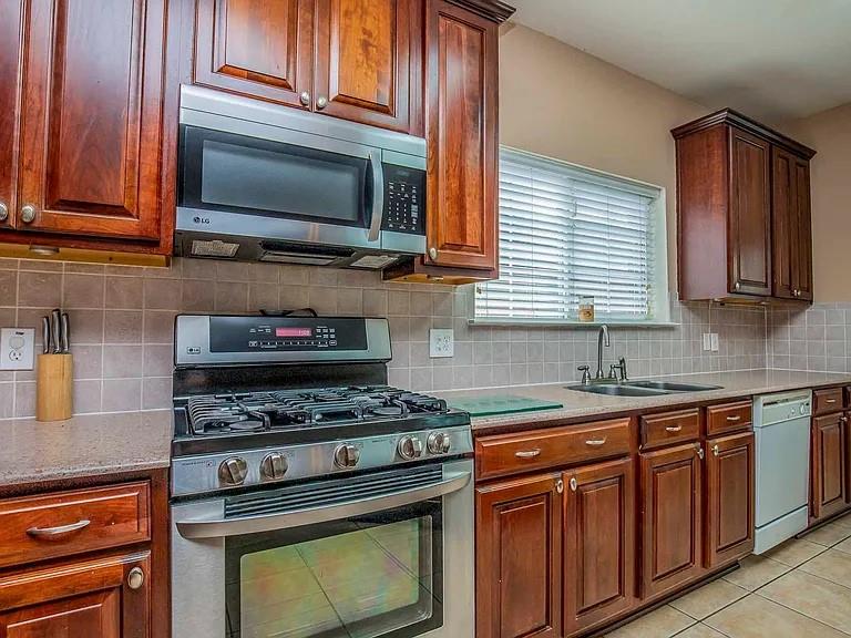 29742 Legends Green Drive