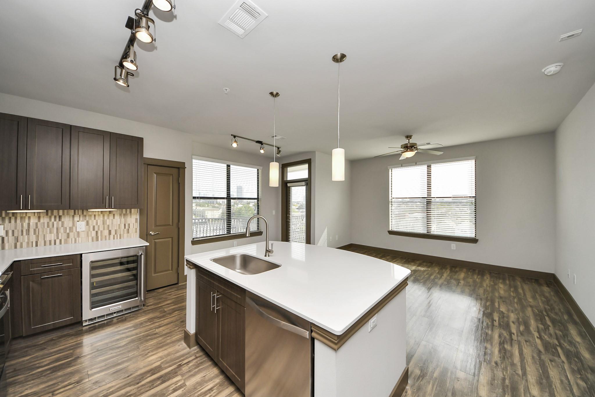 5454 Washington St Avenue 1614