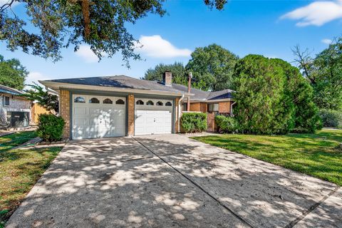 Photo of 12315 Chessington Drive, Houston, TX 77031 (MLS # 42479155)