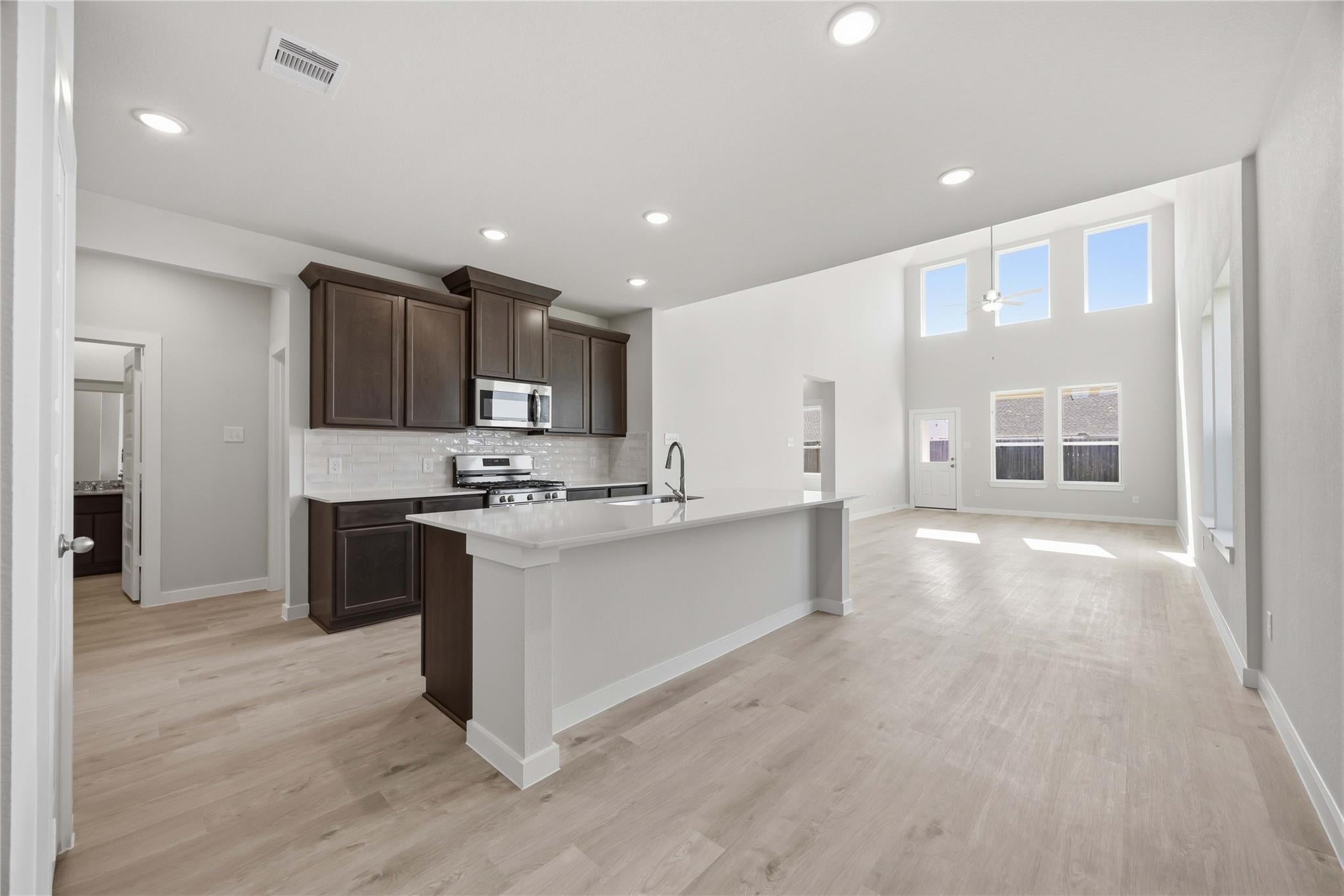 8138 Goliad Way