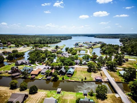 Photo of 187 N Forest Drive, Huntsville, TX 77340 (MLS # 63802297)