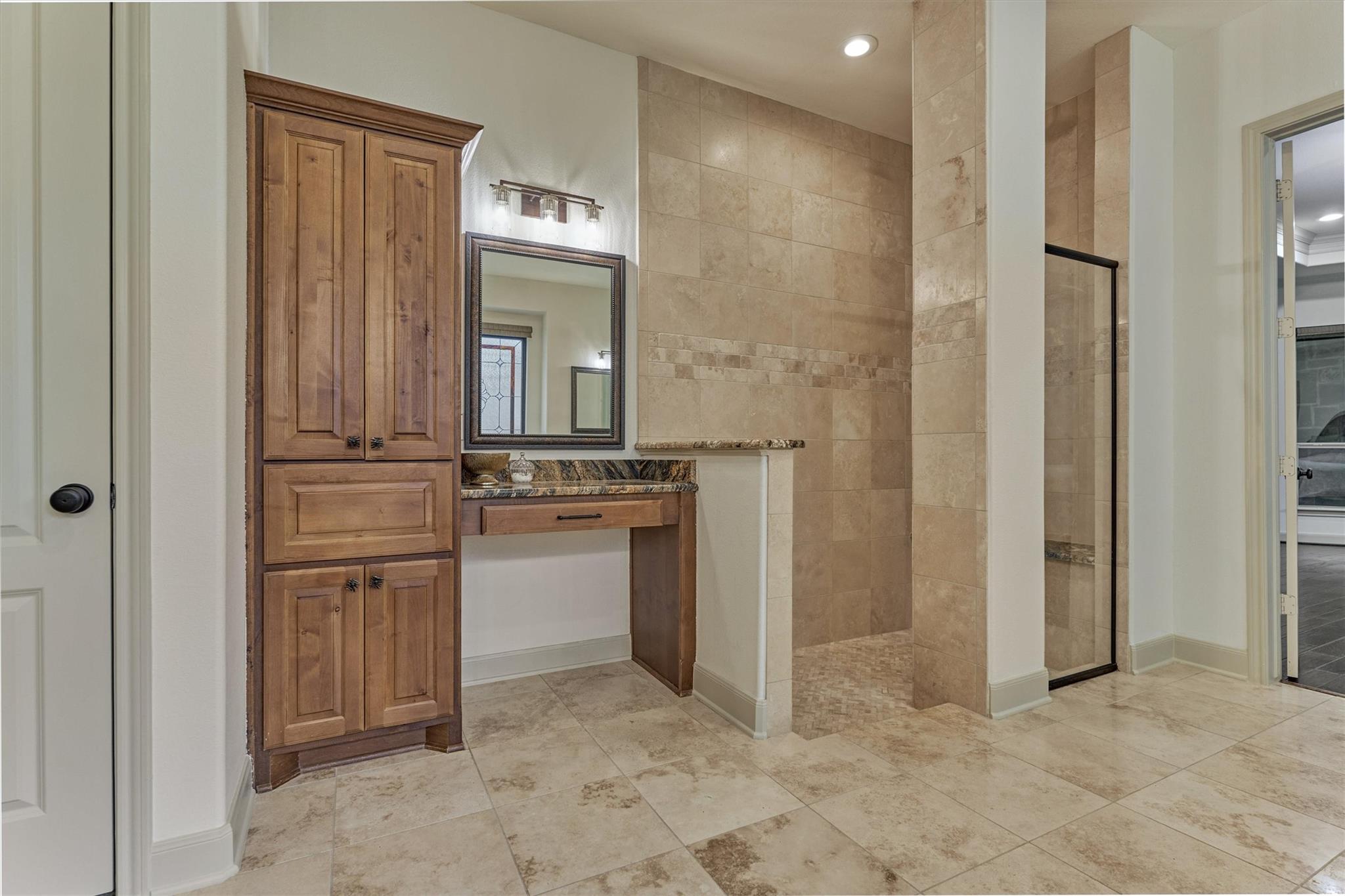 Montgomery, Texas, 77316, United States, 5 Bedrooms Bedrooms, ,5 BathroomsBathrooms,Residential,Active,2052024