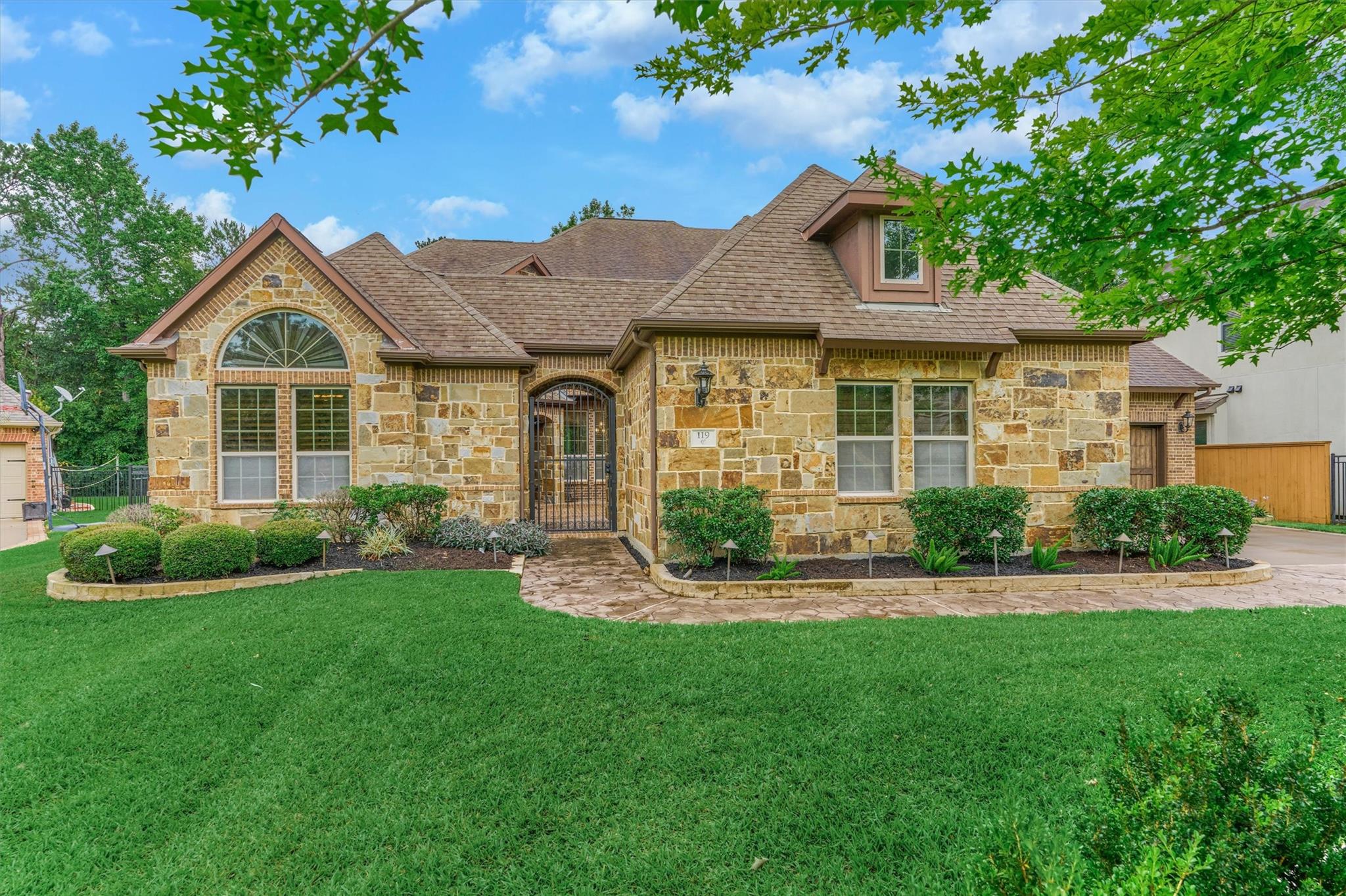 Montgomery, Texas, 77316, United States, 5 Bedrooms Bedrooms, ,5 BathroomsBathrooms,Residential,Active,2052024