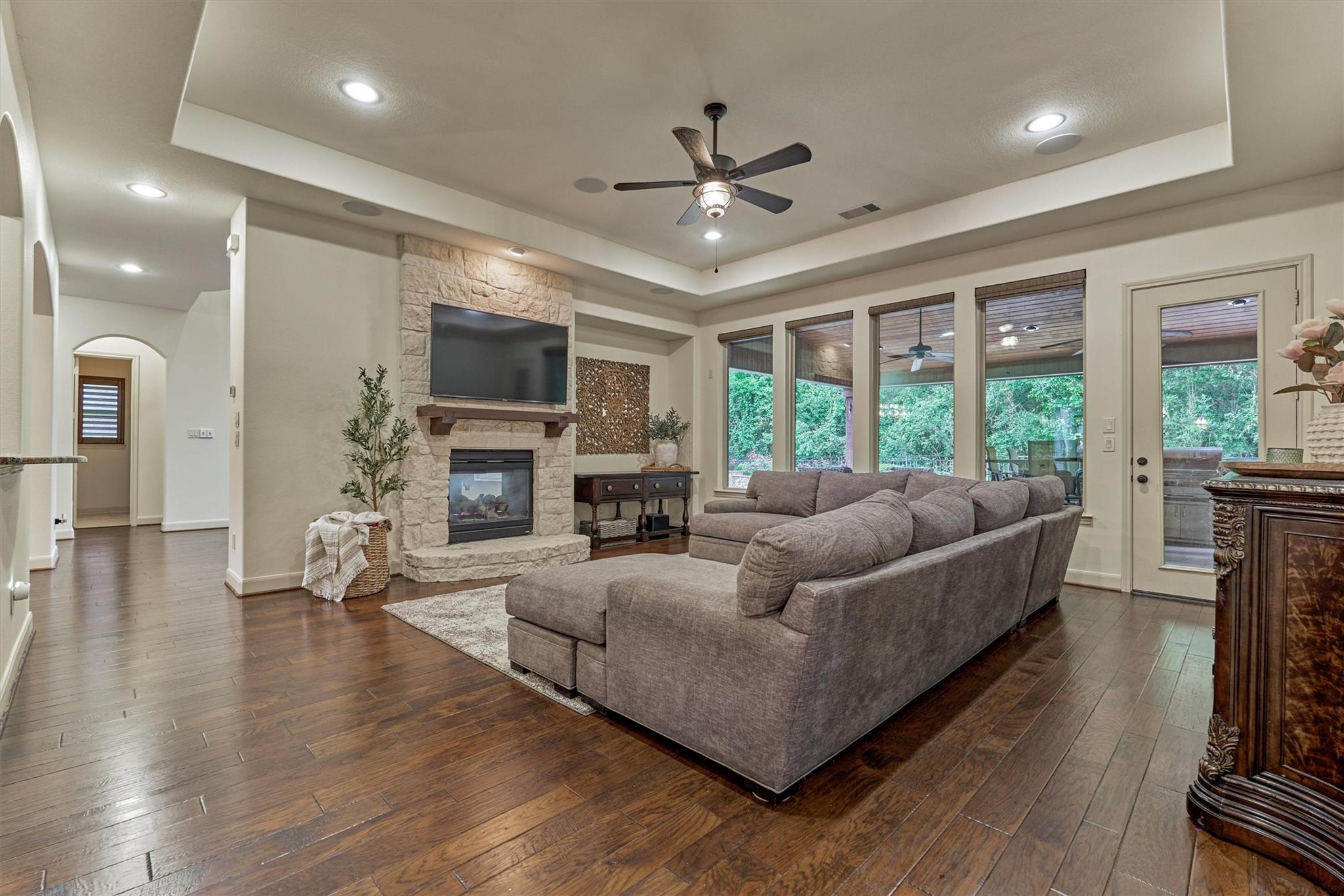 Montgomery, Texas, 77316, United States, 5 Bedrooms Bedrooms, ,5 BathroomsBathrooms,Residential,Active,2052024
