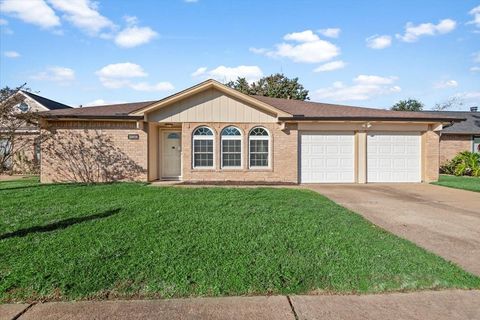 Photo of 20038 Crazy Horse Circle Drive, Katy, TX 77449 (MLS # 13385808)