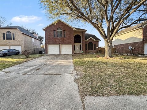 Homes For Sale - 914 Chase Creek Circle<br/> Bacliff, TX 77518