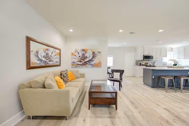 4522 Dixie Drive