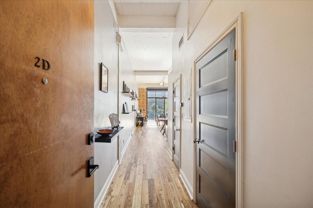 Photo of 915 N San Jacinto Street #2D, Houston, TX 77002 (MLS # 22484918)