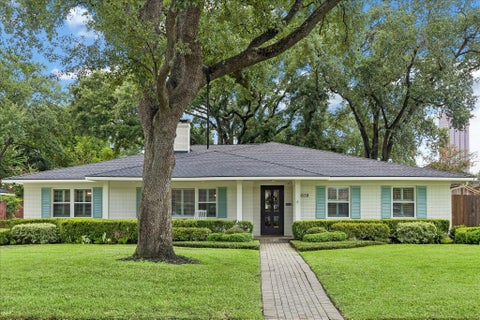 Homes For Sale - 5638 Piping Rock Lane<br/> Houston, TX 77056