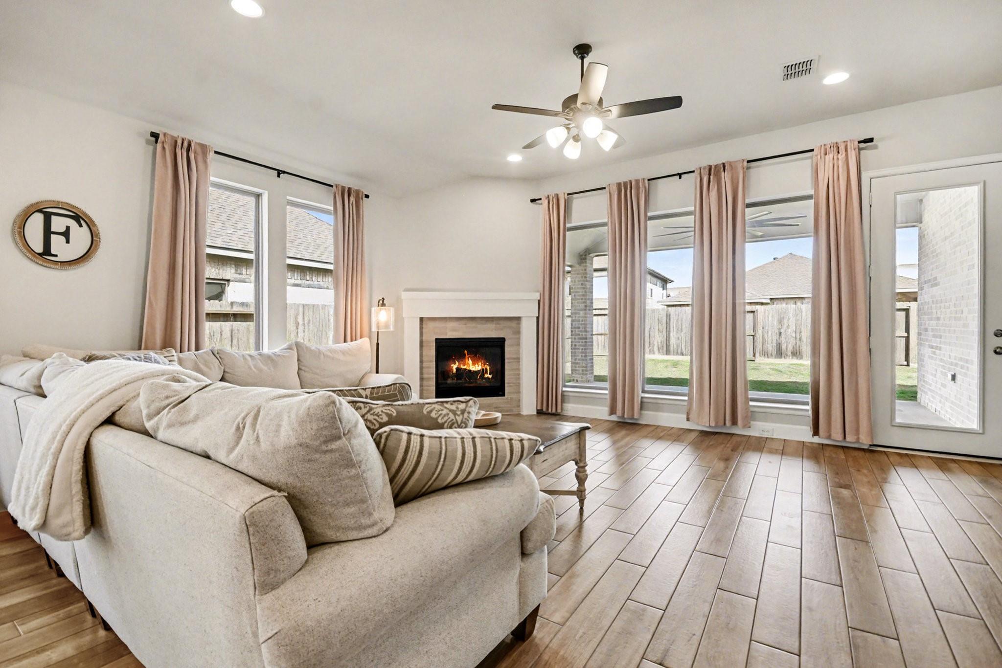 Mont Belvieu, Texas 77523, United States, 3 Bedrooms Bedrooms, ,2 BathroomsBathrooms,Residential,Active,247197