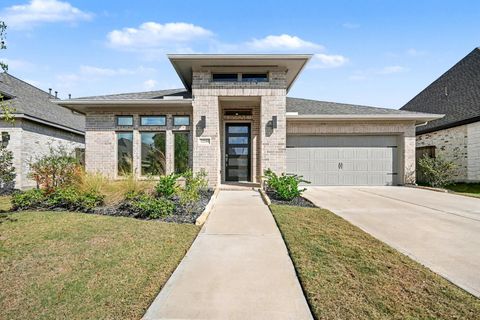 Photo of 12310 Grassy Bend Drive, Mont Belvieu, TX 77523 (MLS # 45880868)