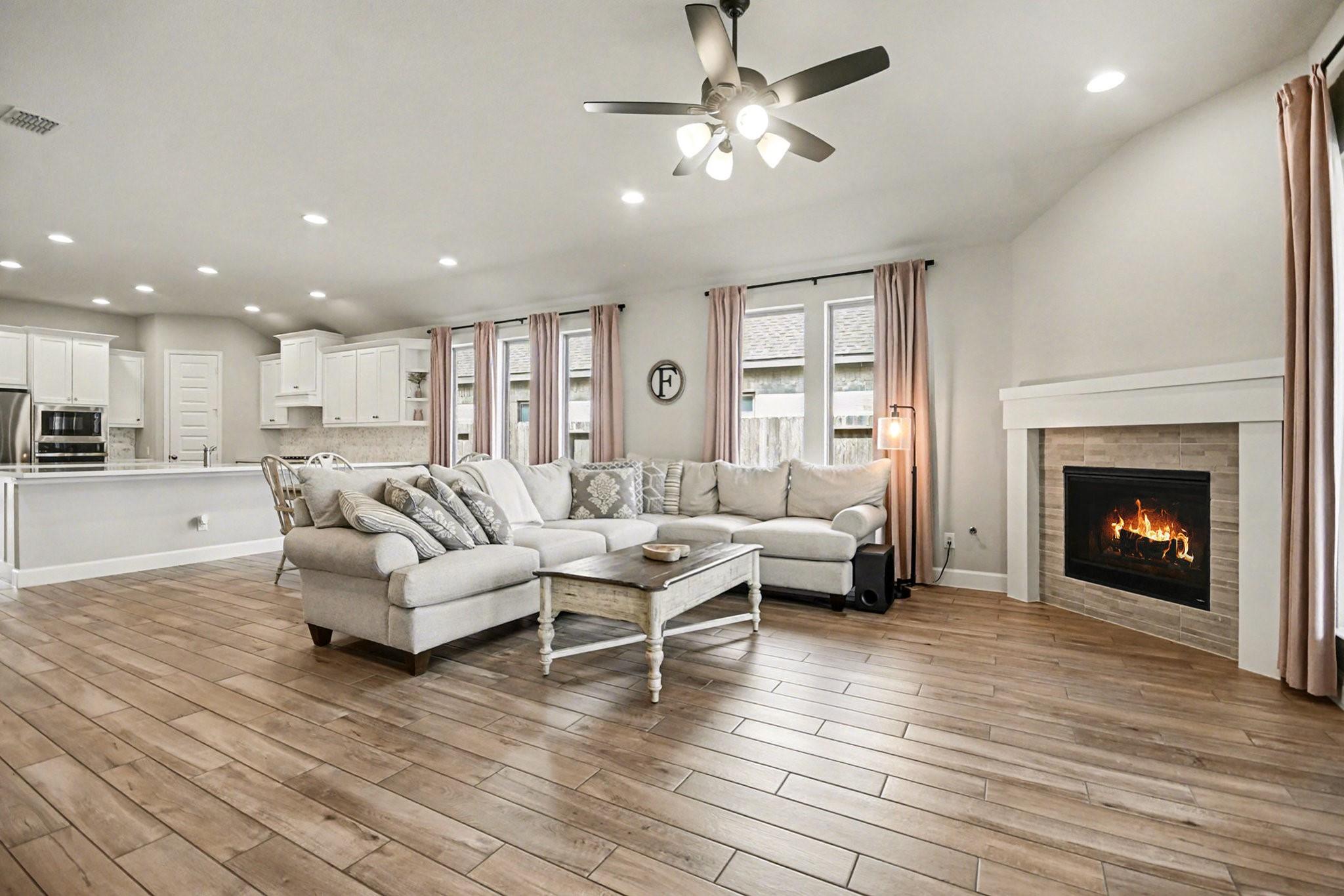 Mont Belvieu, Texas 77523, United States, 3 Bedrooms Bedrooms, ,2 BathroomsBathrooms,Residential,Active,247197