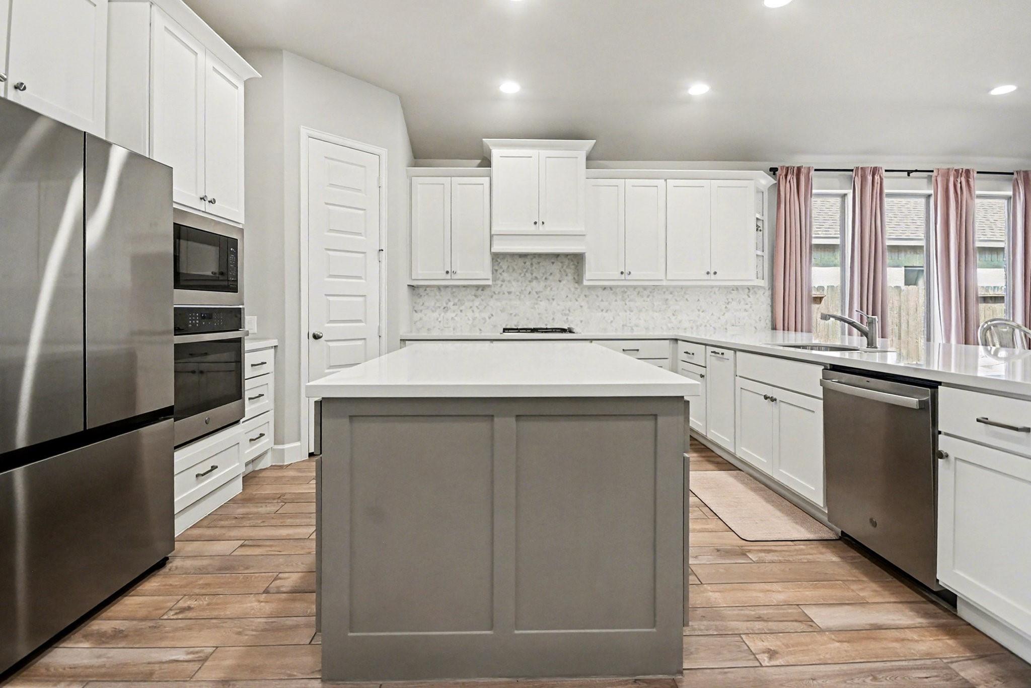 Mont Belvieu, Texas 77523, United States, 3 Bedrooms Bedrooms, ,2 BathroomsBathrooms,Residential,Active,247197