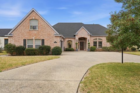 Photo of 26 Englewood Court, Montgomery, TX 77356 (MLS # 8556555)