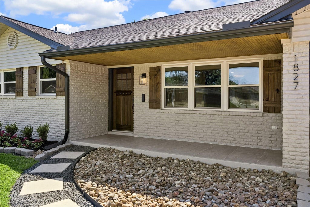 Photo of 1827 Millwood Drive, Houston, TX 77008 (MLS # 33603941)
