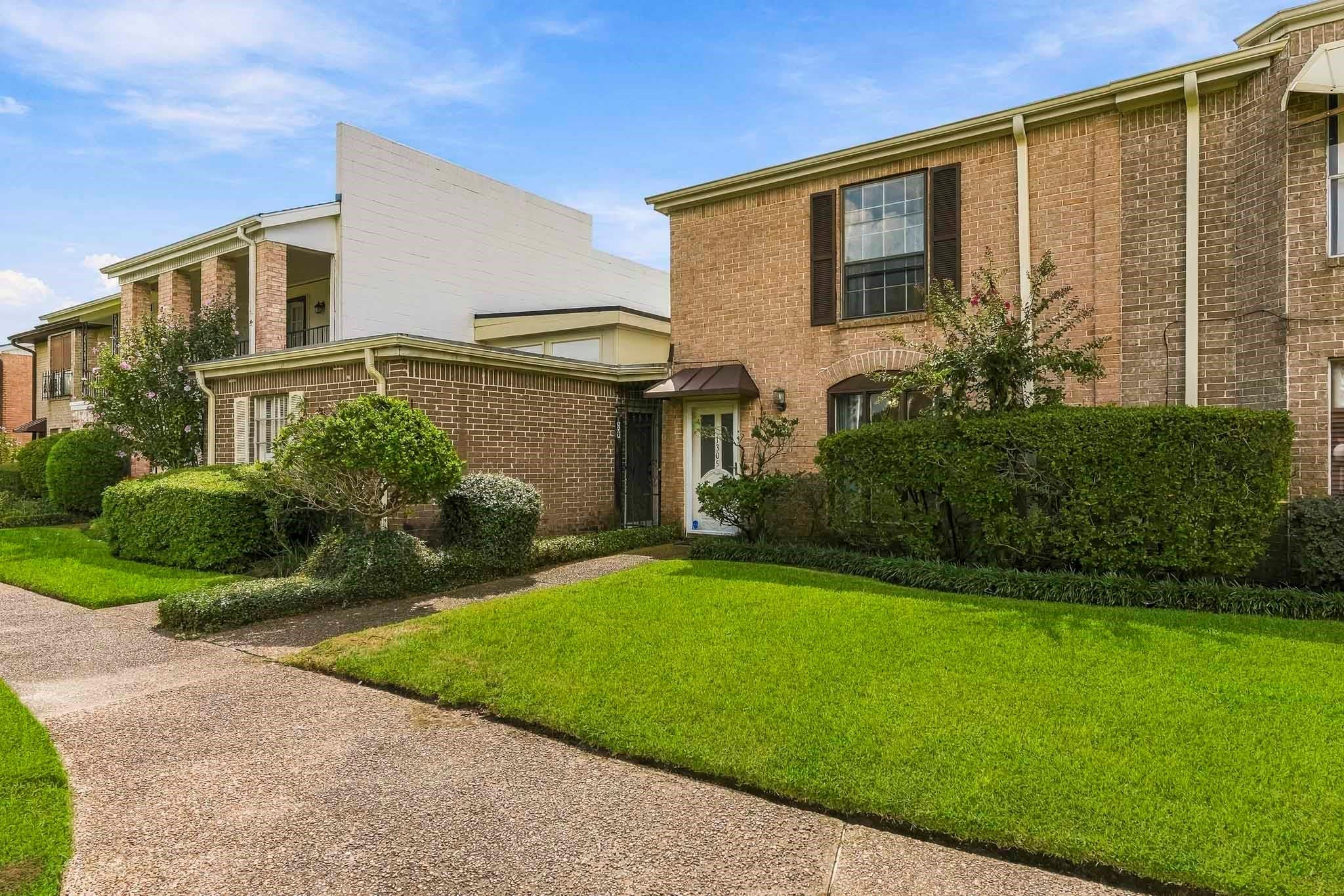 1305 Town Circle 4