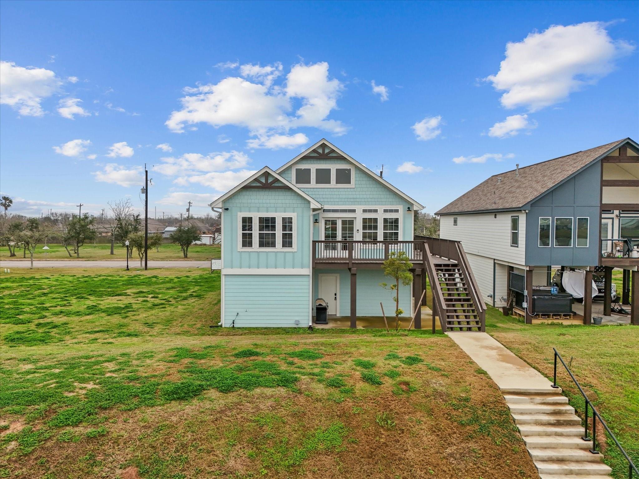 822 W 2nd Street