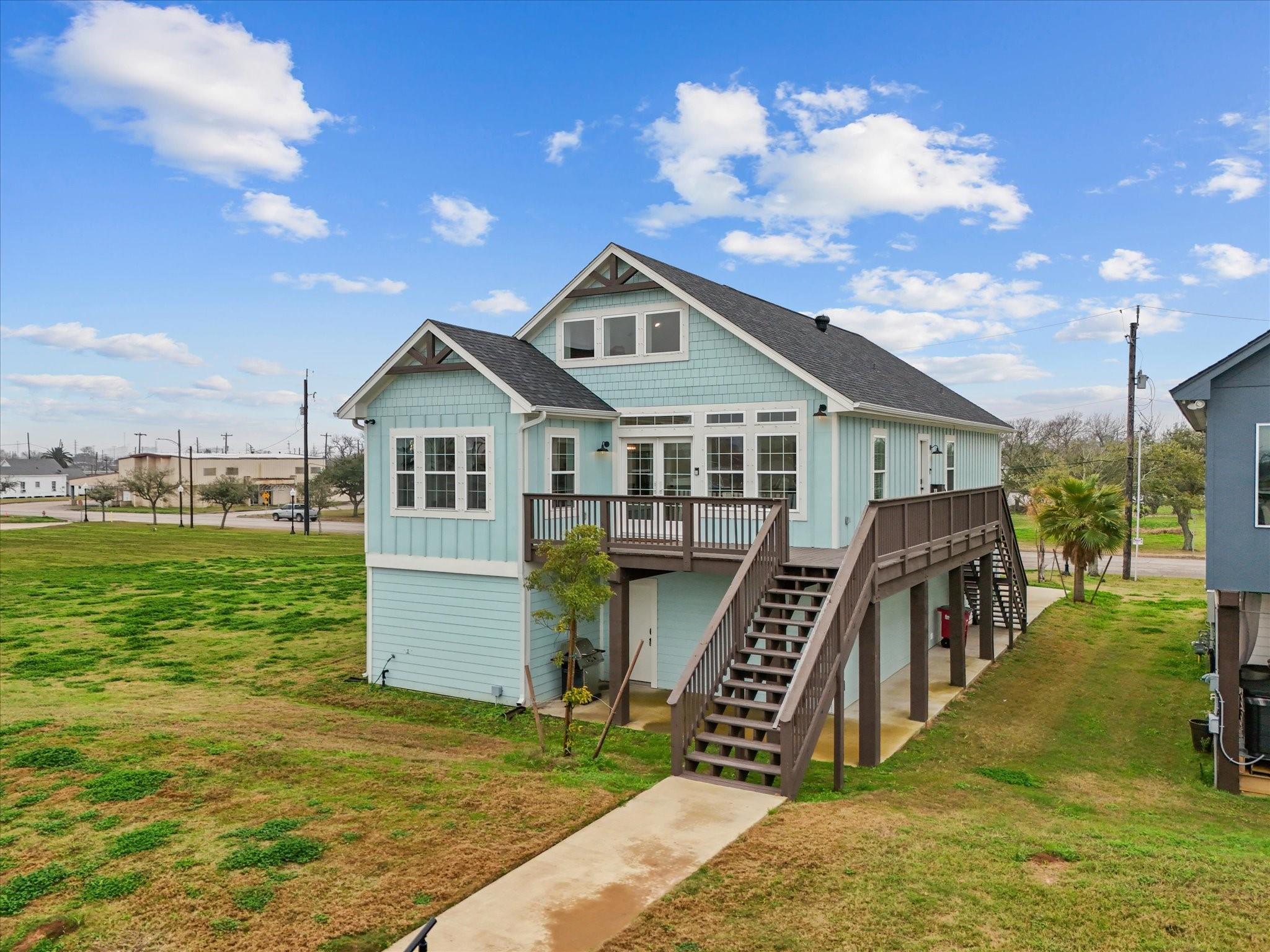 822 W 2nd Street