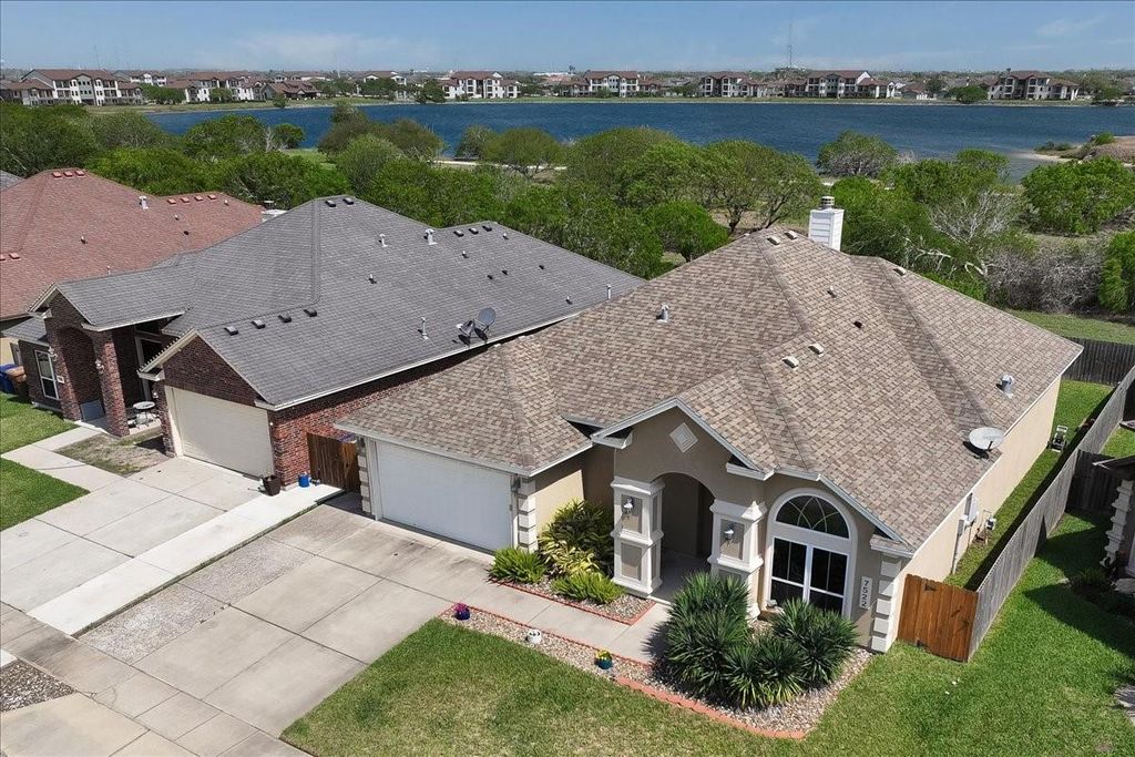 Photo of 7522 S Lake Drive, Corpus Christi, TX 78414 (MLS # 998404)