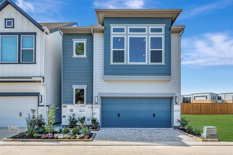 Photo of 16015 Hayes Park Drive, Houston, TX 77079 (MLS # 20628784)