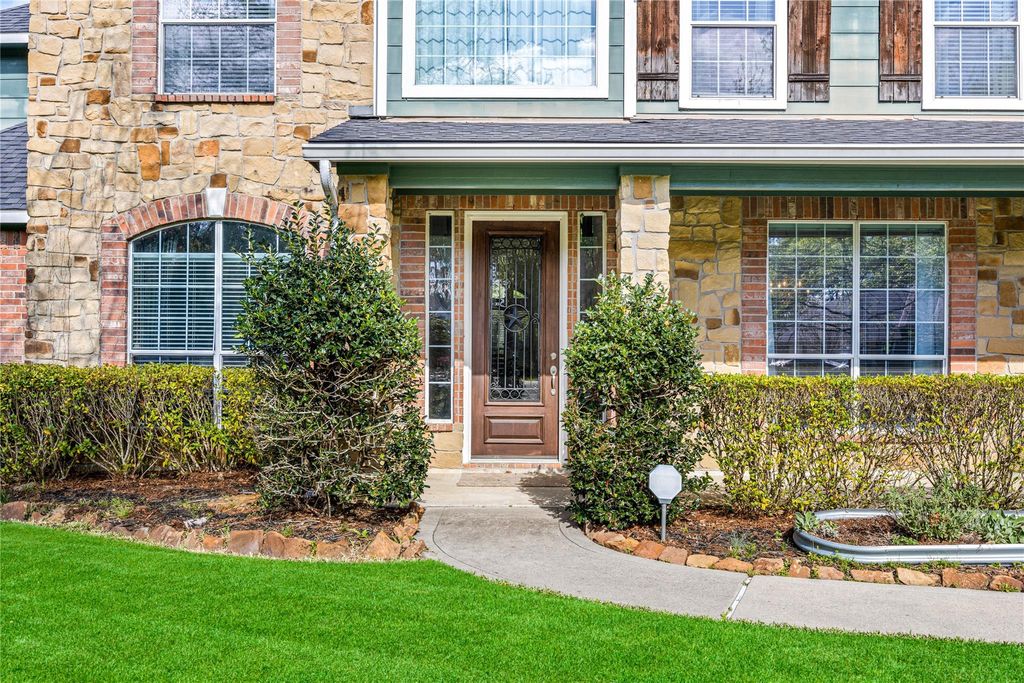 Photo of 1007 Commons Waterway Drive, Huffman, TX 77336 (MLS # 15096004)