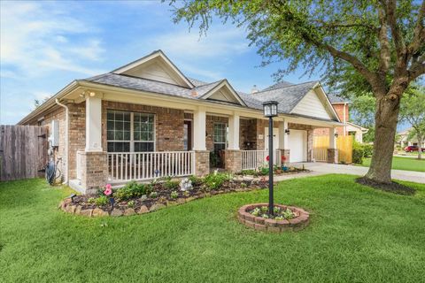 Photo of 918 Boxelder Pointe, League City, TX 77573 (MLS # 83136491)