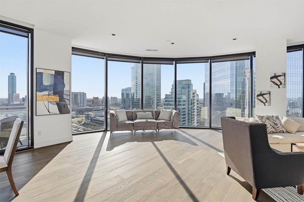 Photo of 1409 Post Oak Boulevard #2004, Houston, TX 77056 (MLS # 56737500)