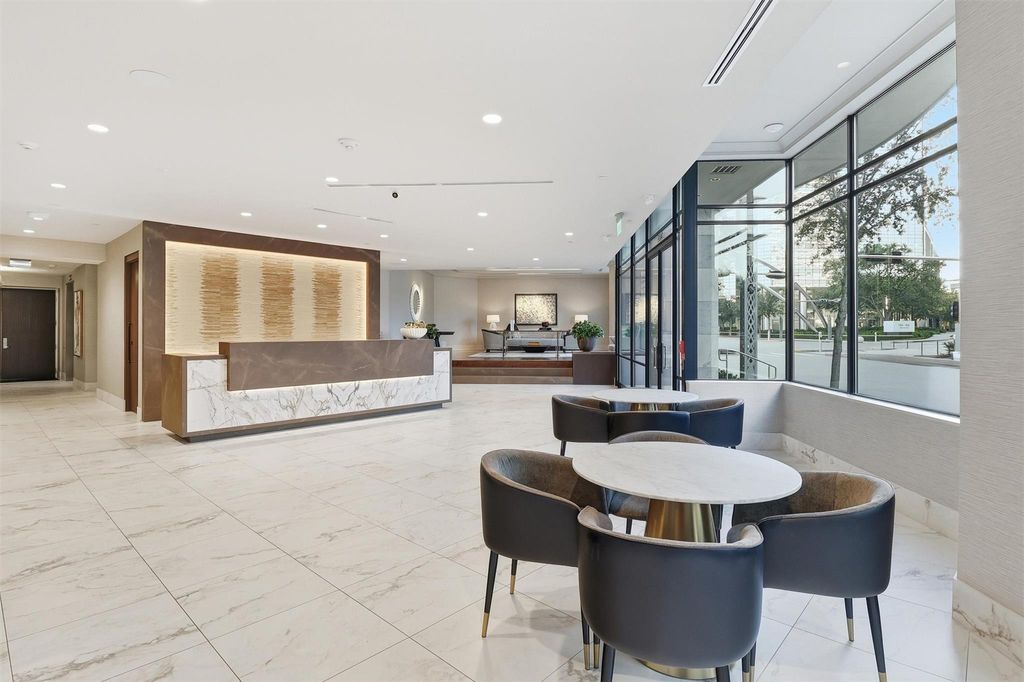 Photo of 1409 Post Oak Boulevard #2004, Houston, TX 77056 (MLS # 56737500)