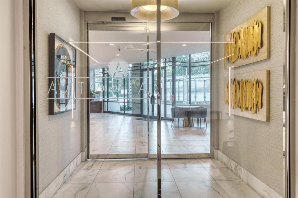 Photo of 1409 Post Oak Boulevard #2004, Houston, TX 77056 (MLS # 56737500)