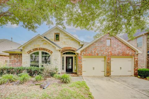 Photo of 6027 Falling Briar Lane, Sugar Land, TX 77479 (MLS # 70093393)