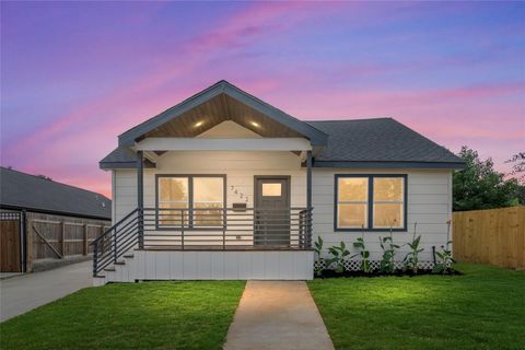 Photo of 7422 Mckinney Street, Houston, TX 77011 (MLS # 36795497)