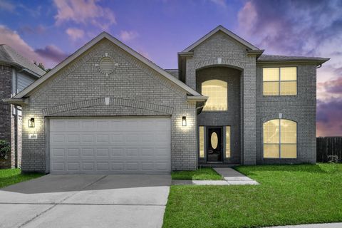Homes For Sale - 207 Carlie Way<br/> Fort Bend County, Stafford, TX 77477