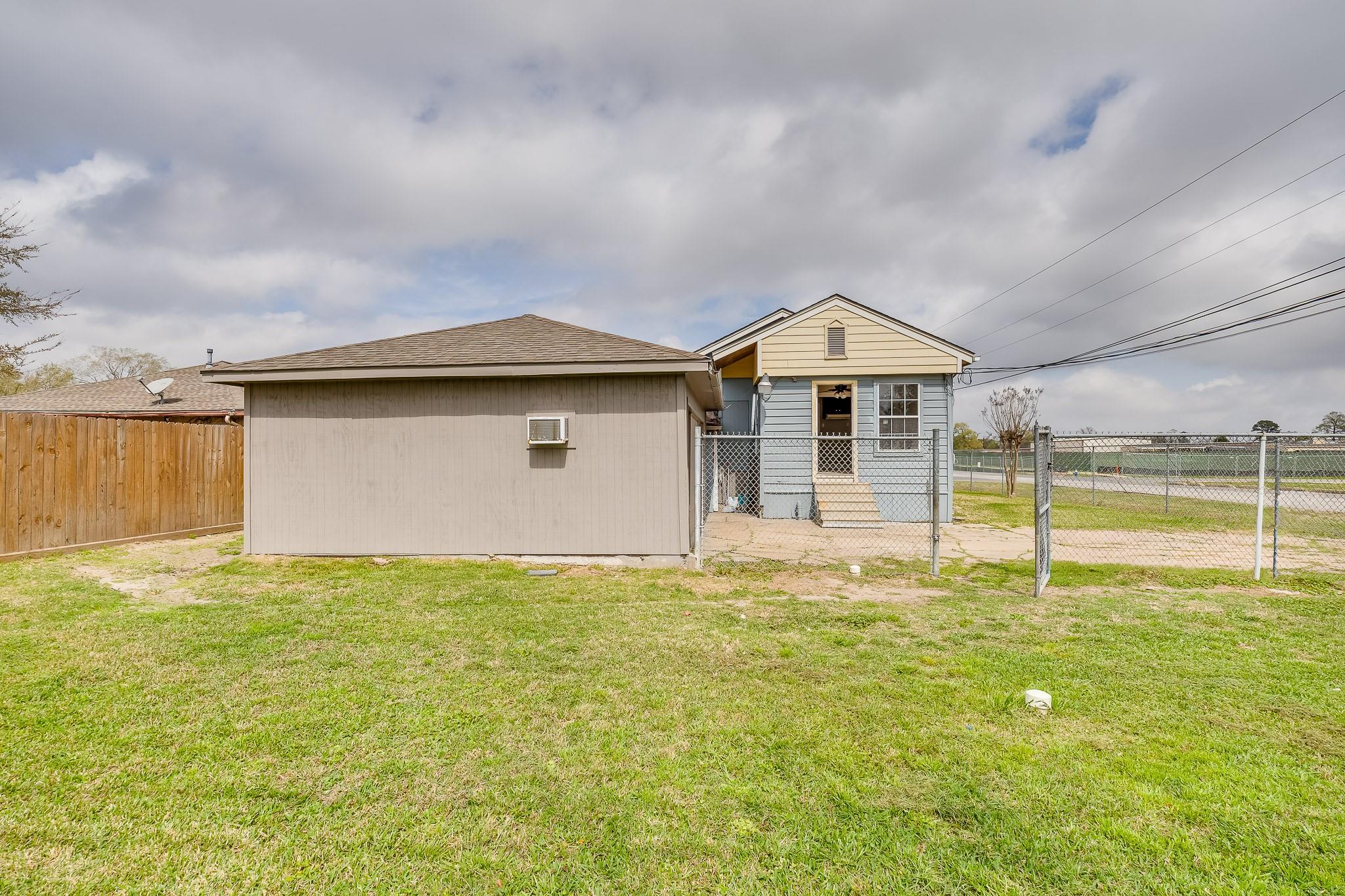 13034 Emporia Street