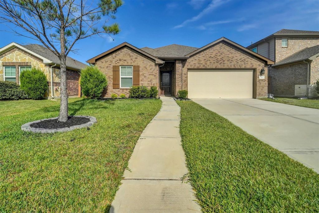 Photo of 2421 Bear Creek, Rosharon, TX 77583 (MLS # 11818558)