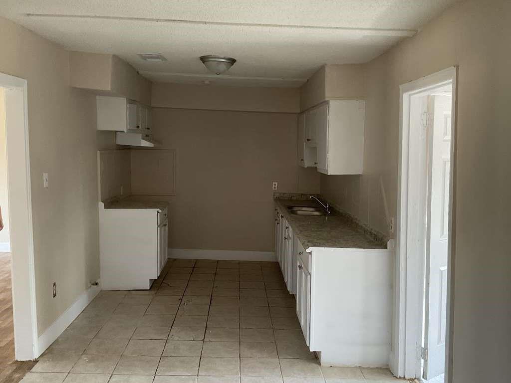 815 W 12th Street