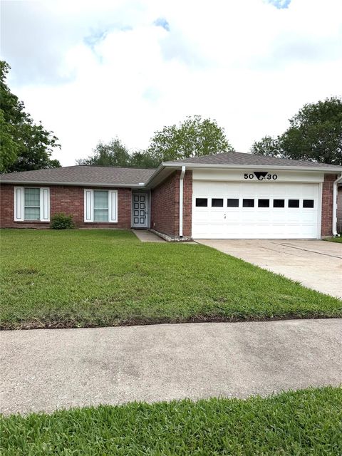 Photo of 5030 Valley View Drive, La Porte, TX 77571 (MLS # 79834183)