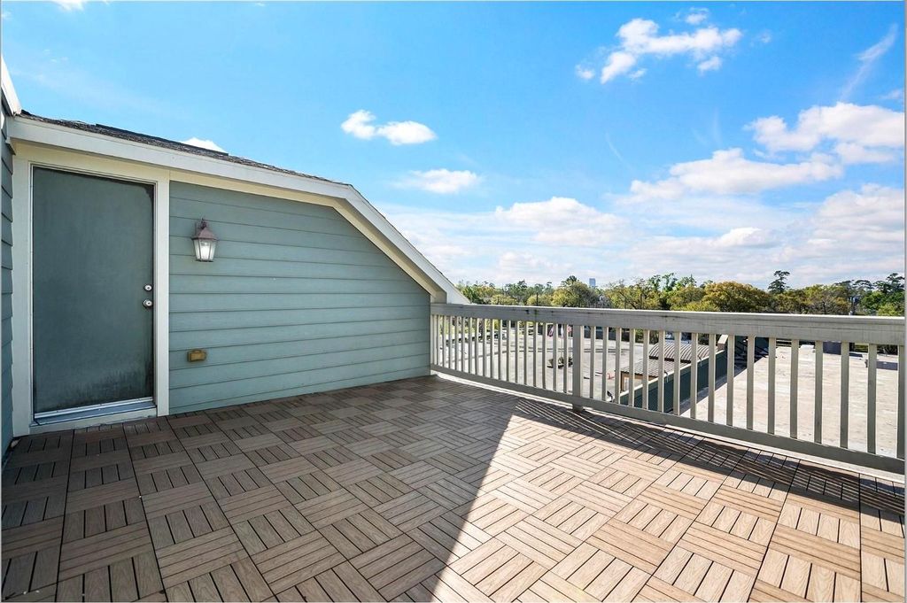 Photo of 1129 Beasley Hills Lane, Houston, TX 77008 (MLS # 79855078)